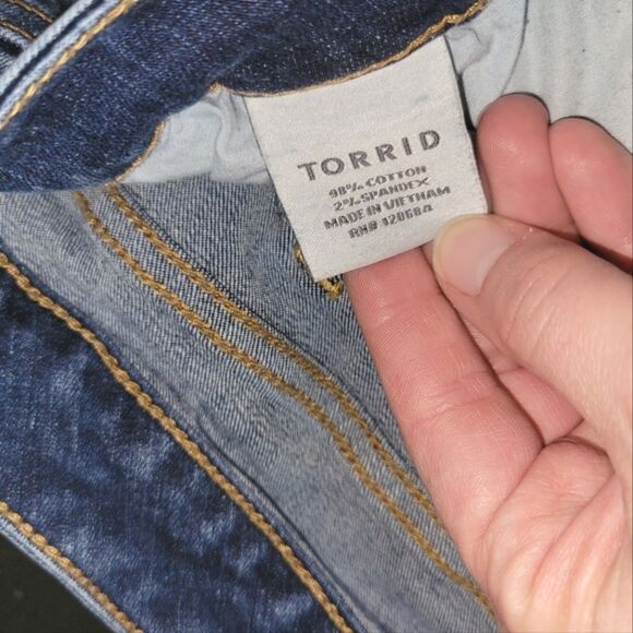 Torrid Distressed Skinny Jeans 20 - Picture 6 of 11